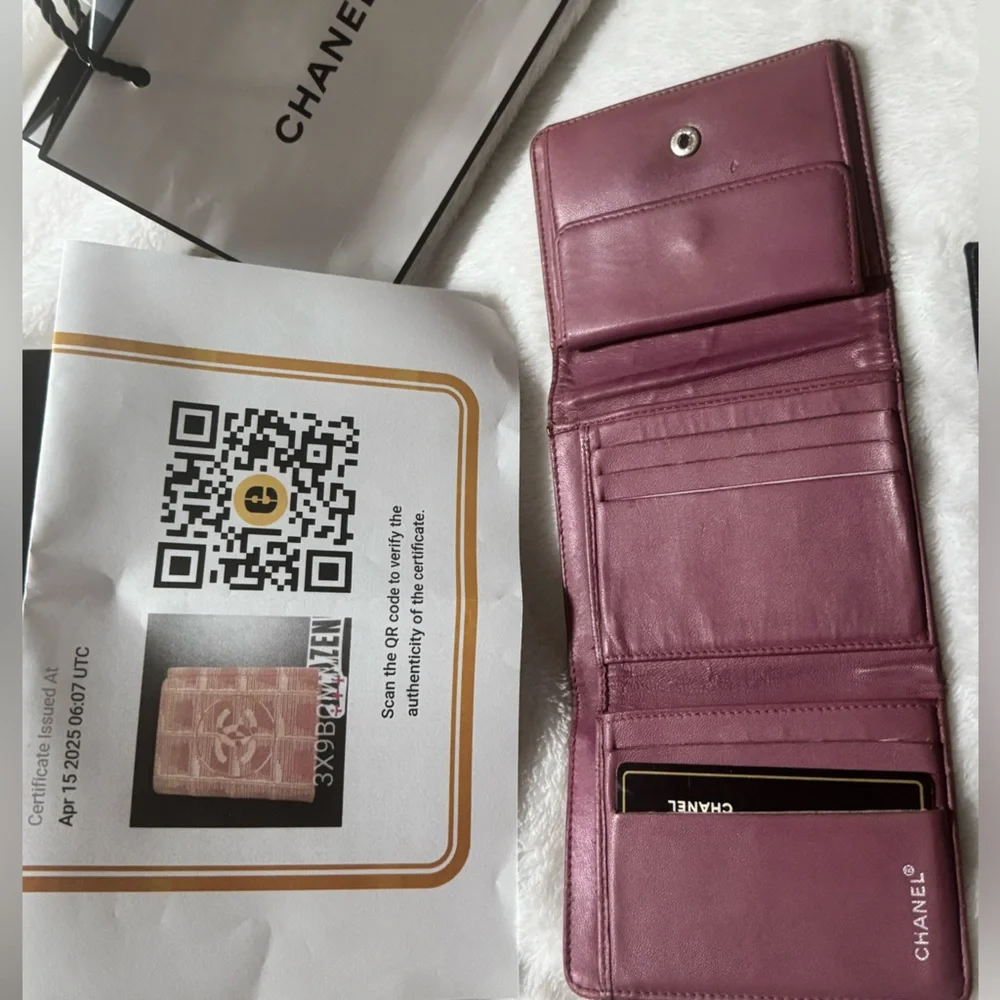 Chanel Pink Quilted wallet w/COA & bag